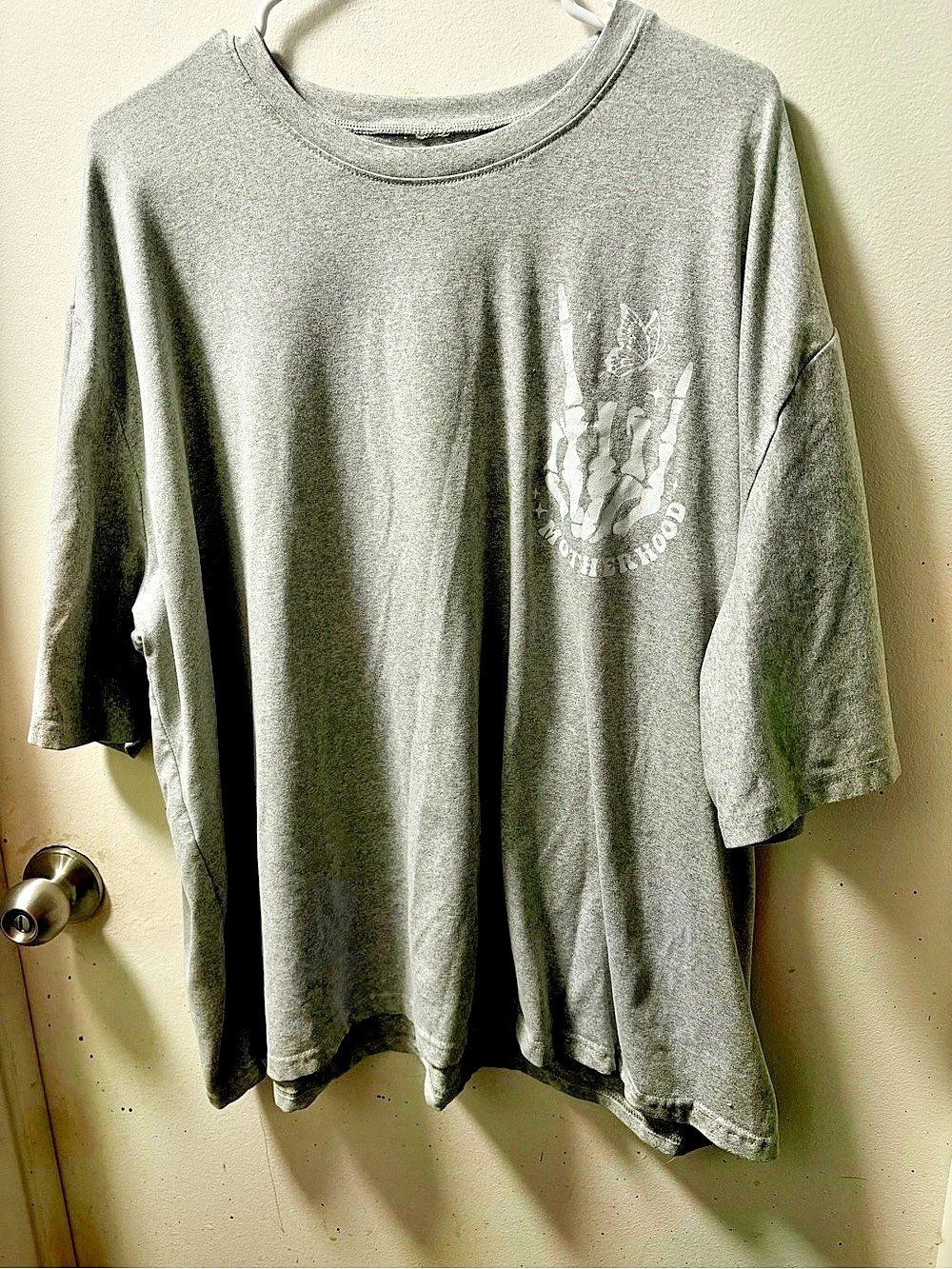 Graphic Skeleton Print Gray Tee size 2x